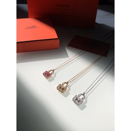 Hermes Amulette Constance necklace Hermes Amulette Constance necklace