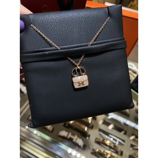 Hermes Amulette Constance necklace Hermes Amulette Constance necklace