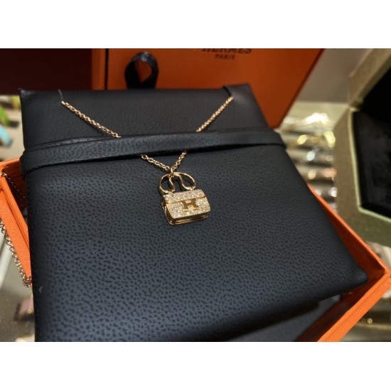 Hermes Amulette Constance necklace Hermes Amulette Constance necklace