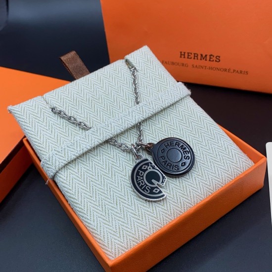 Hermes Gmbade necklace