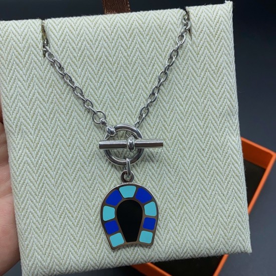 Hermes Helios Fer a cheval necklace