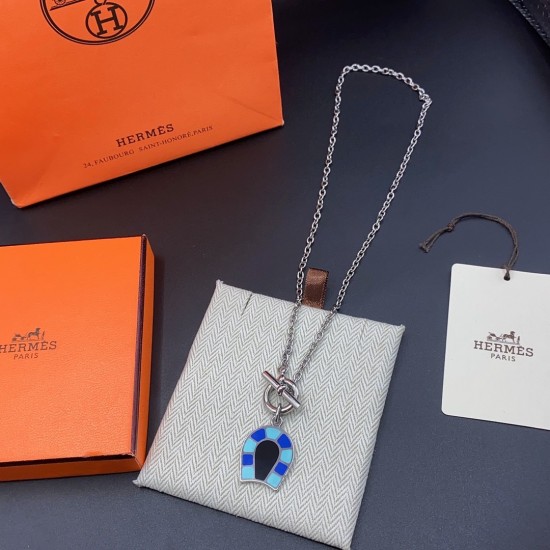 Hermes Helios Fer a cheval necklace