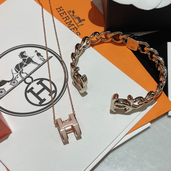 Hermes POP H necklace