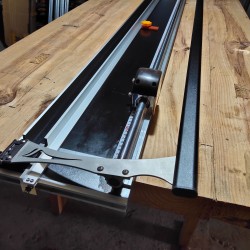 Soft leather cutting machine