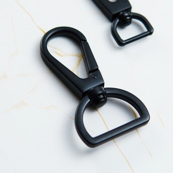 Black alloy dog hook Black alloy dog hook