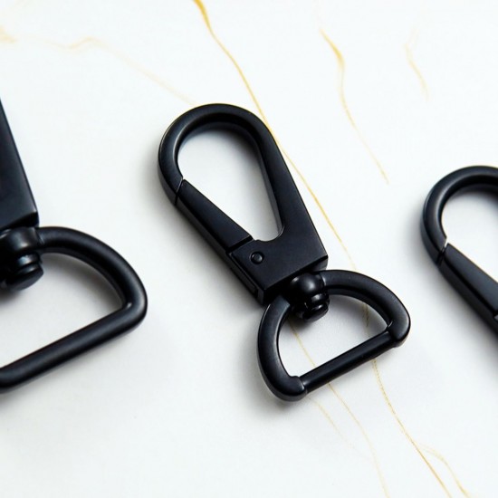 Black alloy dog hook