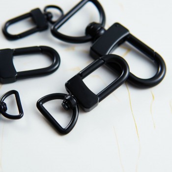Italy black alloy lobster dog hook