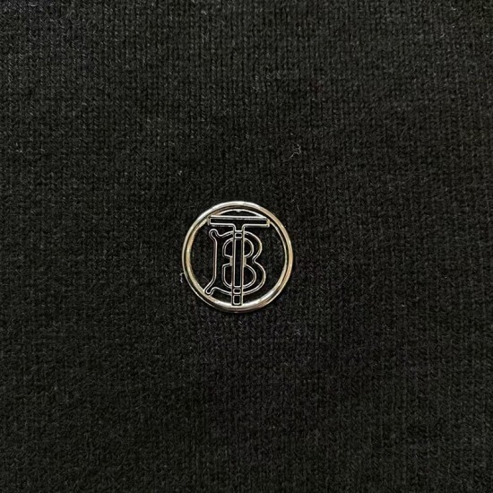 Burberry brooch No.1, 27.4mm x 19.3mm