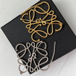 LOEWE Flamenco bag hardware, Anagram brooch twist rope