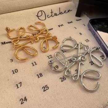 LOEWE Flamenco bag hardware, Anagram brooch