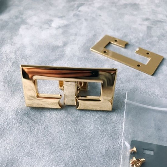 Japanese square gap twist lock