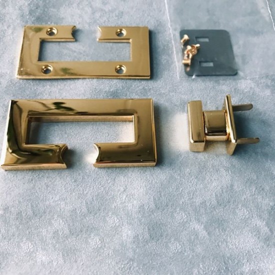 Japanese square gap twist lock