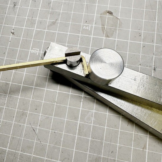 World debut - Plate bending tool