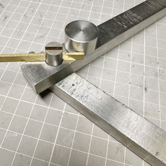 World debut - Plate bending tool