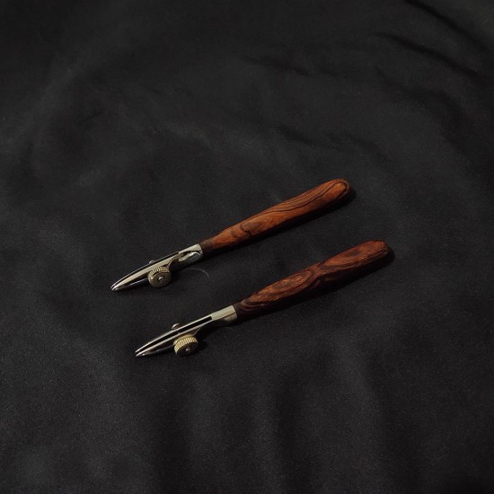 Duckbill edge paint pen