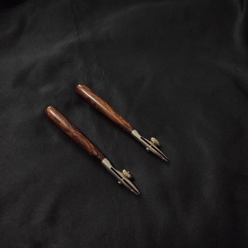 Duckbill edge paint pen
