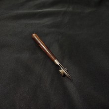 Duckbill edge paint pen