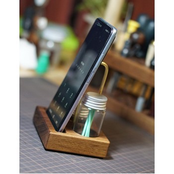 Edge rubber and phone holder