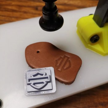 World debut - G clamp presser plateform suite World debut - G clamp presser plateform suite
