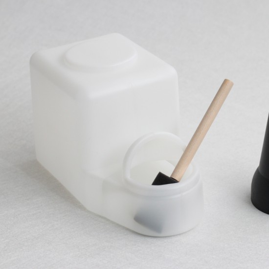 Glue container with 10 sponge brushes