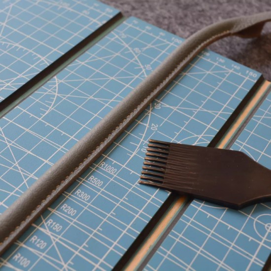 Handle cutting mat