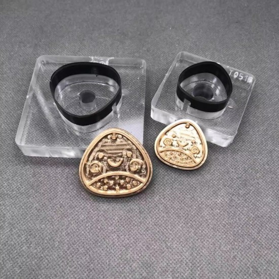 Rice ball leather stamp with leather die