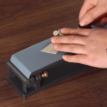 Sandpaper clamper Sandpaper clamper