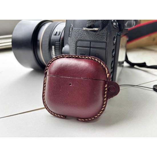 World debut - Airpods 4 leather sleeve mould World debut - Airpods 4 leather sleeve mould