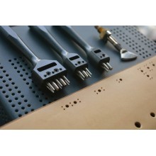 Brogue shoes decoration hole punch