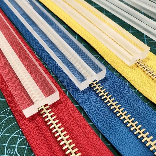 Zipper paint glue limiter Zipper paint glue limiter