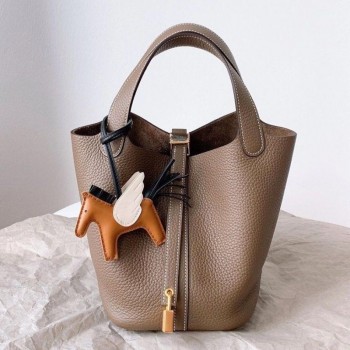 Hermes Spain Fontanellas togo leather Etoupe 8C Hermes Spain Fontanellas togo leather Etoupe 8C