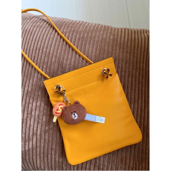 Hermes Italy POMARI swift leather Vanille 9V 1.4mm Hermes Italy POMARI swift leather Vanille 9V 1.4mm