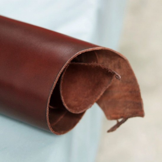 Italy Horween style saturated dye waxed oil tanned leather Italy Horween style saturated dye waxed oil tanned leather