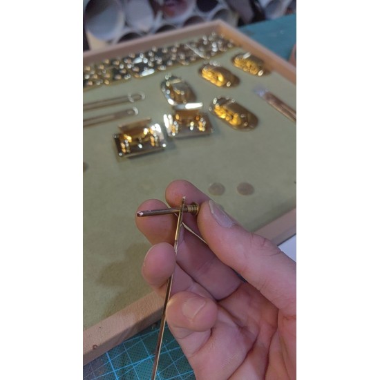 World debut - LV President Classeur suitcase material kit