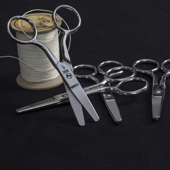 Leather thread scissors