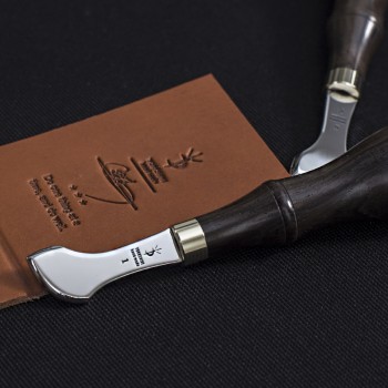Handmade leather stitching groover