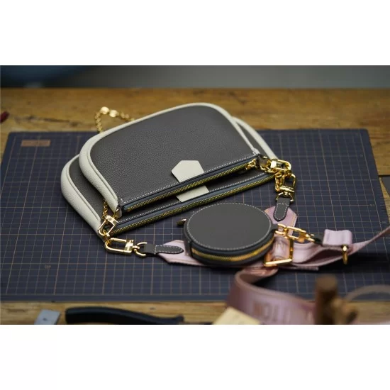 限定品◆関税無【LOUIS VUITTON】クッション LV チェックメイト LOUIS VUITTON - LOUIS VUITTON ルイ ヴィトン クッション LV