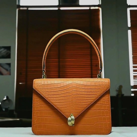 With 100 detailed pictures instruction Queen handbag PDF pattern download ACC-263