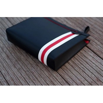 With 40 detailed pictures instruction men clutch PDF pattern download ACC-268