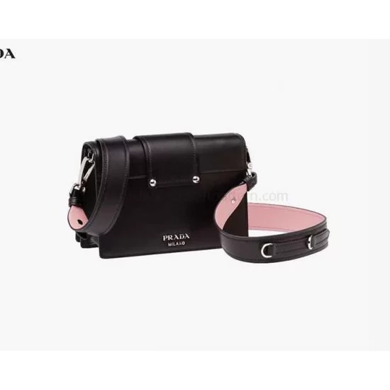 バッグ PRADA PATENT LEATHER RIBBON HAND BAG Prada - Patent Leather Bag | HBX - Globally Curated Fashion