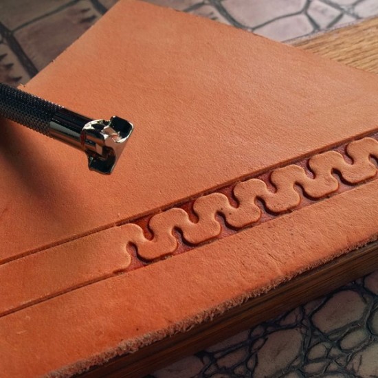 leathercraft tool, leather craft tool, leather stamps, border tool, T style