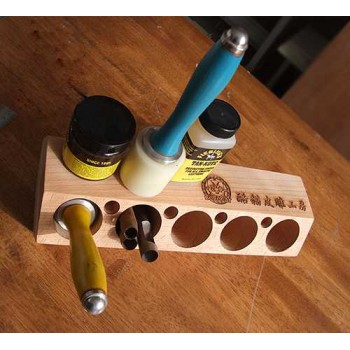 Leathercraft tool, Bobocat design leather tool shelf
